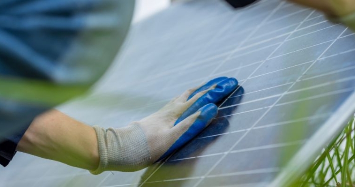 Bien entretenir ses panneaux solaires pour garantir un rendement maximal